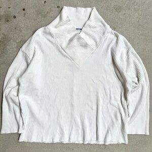 Zara Women’s White Ribbed Sweater L 25x27